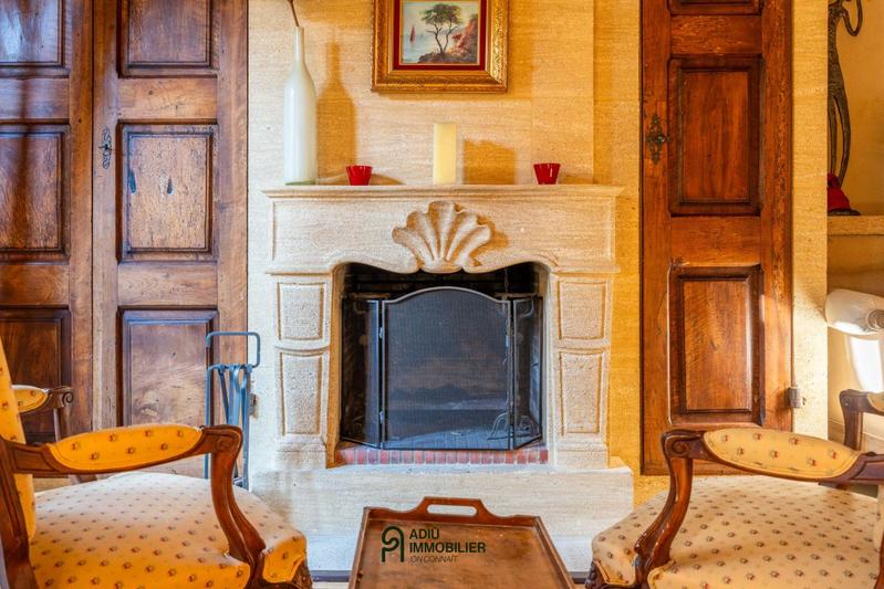 Propriété - 377 m² - 9 pièces