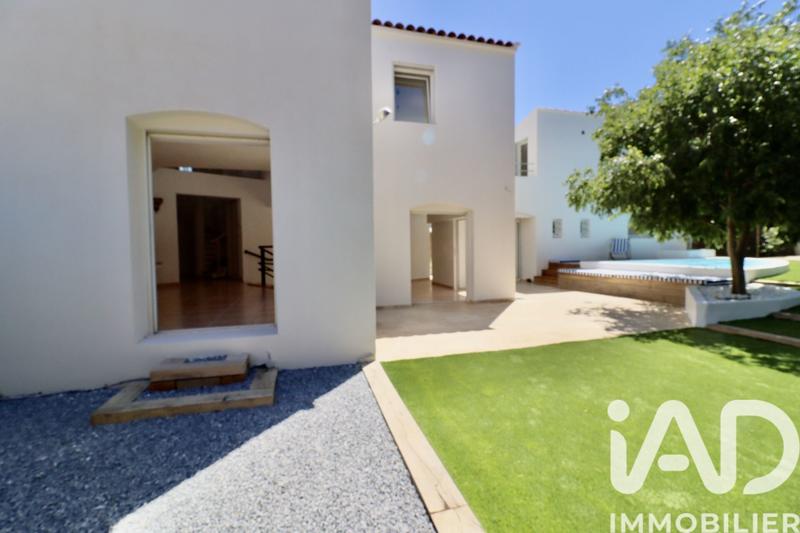 Maison - 238 m² - 5 pièces