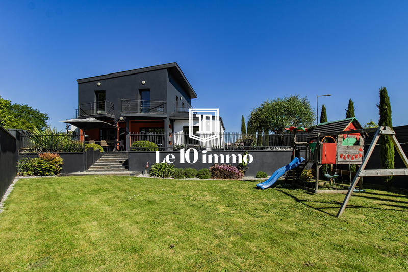 Maison - 191 m² - 7 pièces