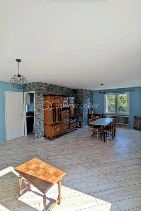 Maison traditionnelle - 160 m² - 8 pièces