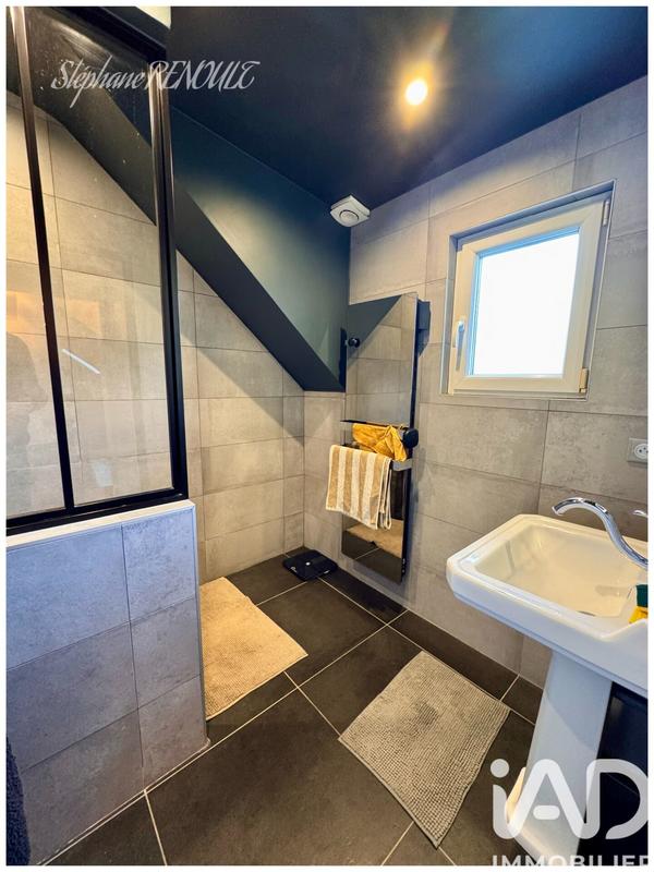 Maison - 218 m² - 6 pièces