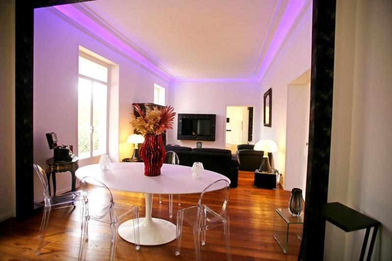 Maison de maîtres - 331 m² - 9 pièces