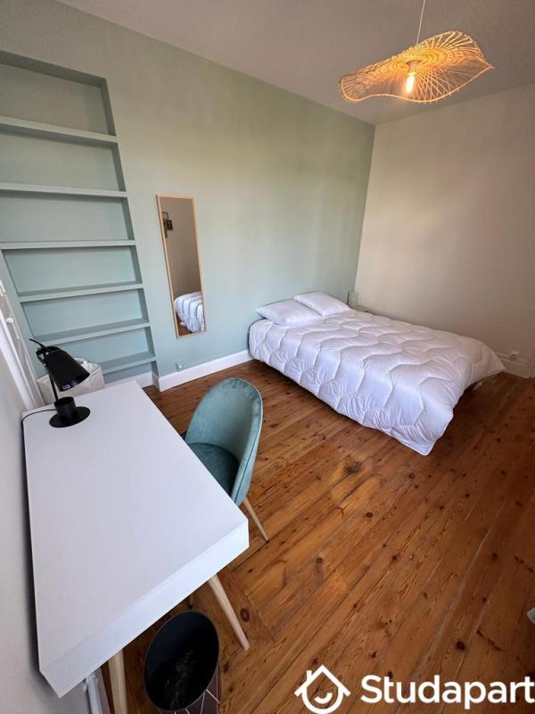 Chambre - 11 m² - 1 pièce