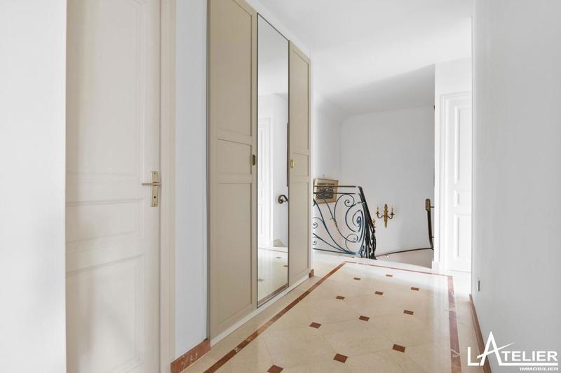 Maison - 210 m² - 5 pièces