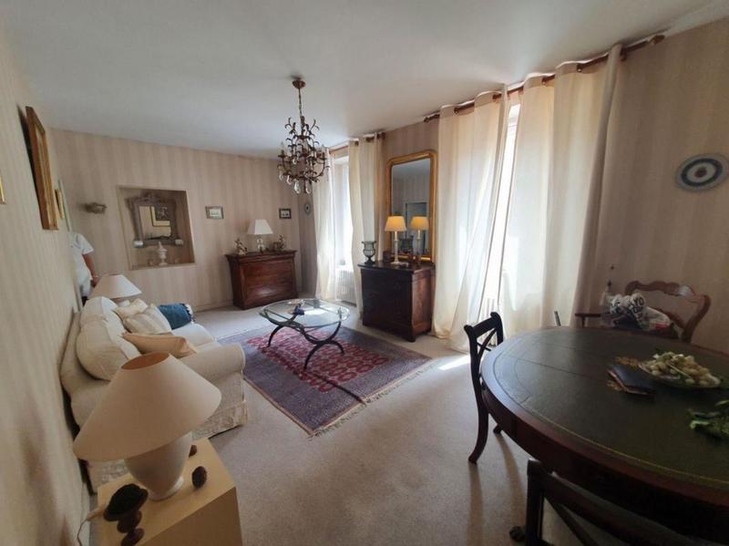 Propriété - 391 m² - 10 pièces