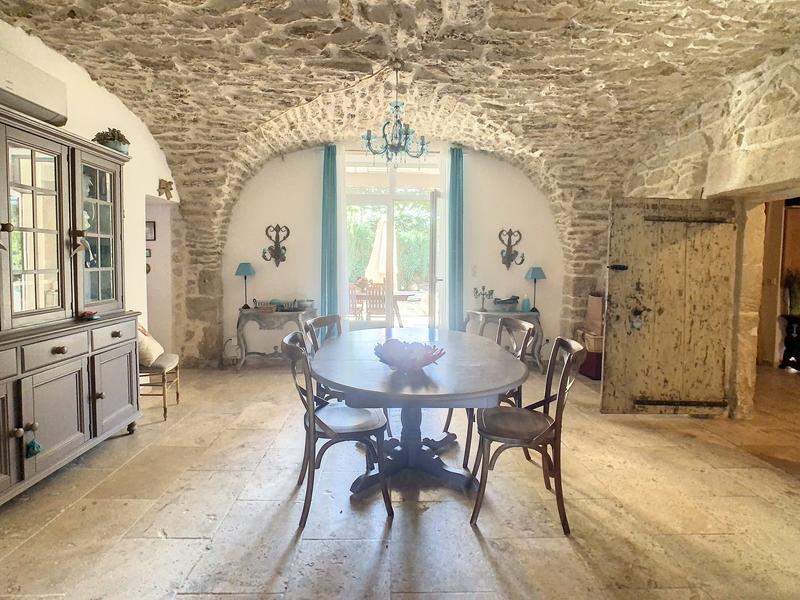 Maison - 467 m² - 10 pièces