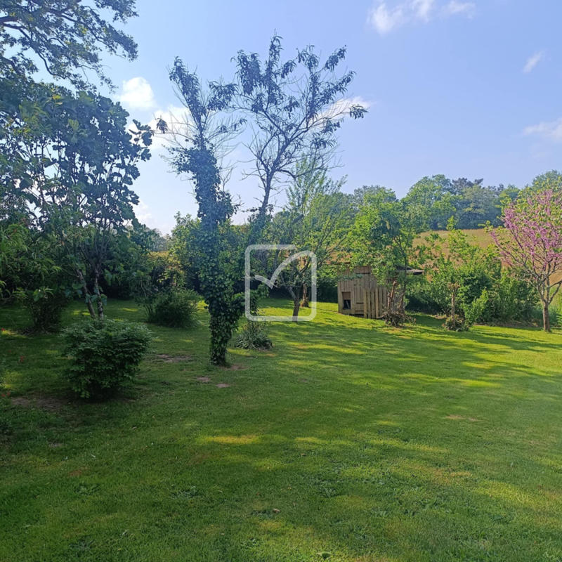 Propriété - 161 m² - 6 pièces