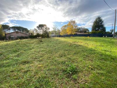 Terrain constructible - 764 m²