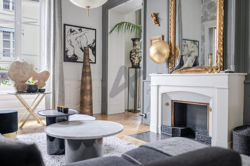 Appartement - 202 m² - 5 pièces