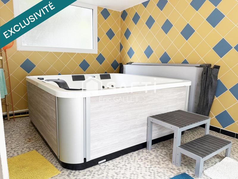 Maison - 235 m² - 7 pièces