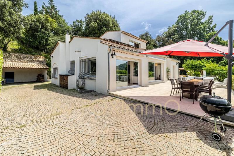 Villa - 179 m² - 6 pièces