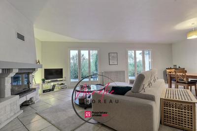 Maison - 224 m² - 7 pièces