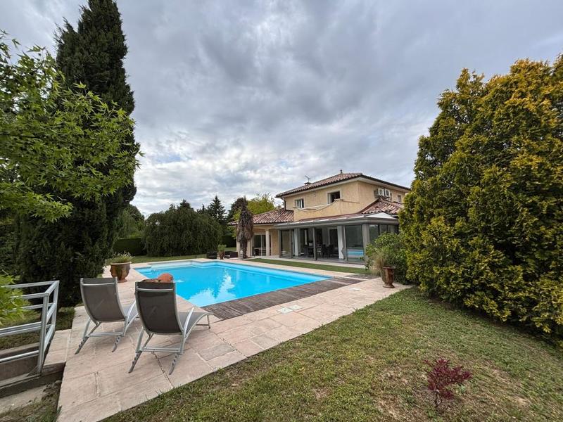 Maison - 206 m² - 7 pièces