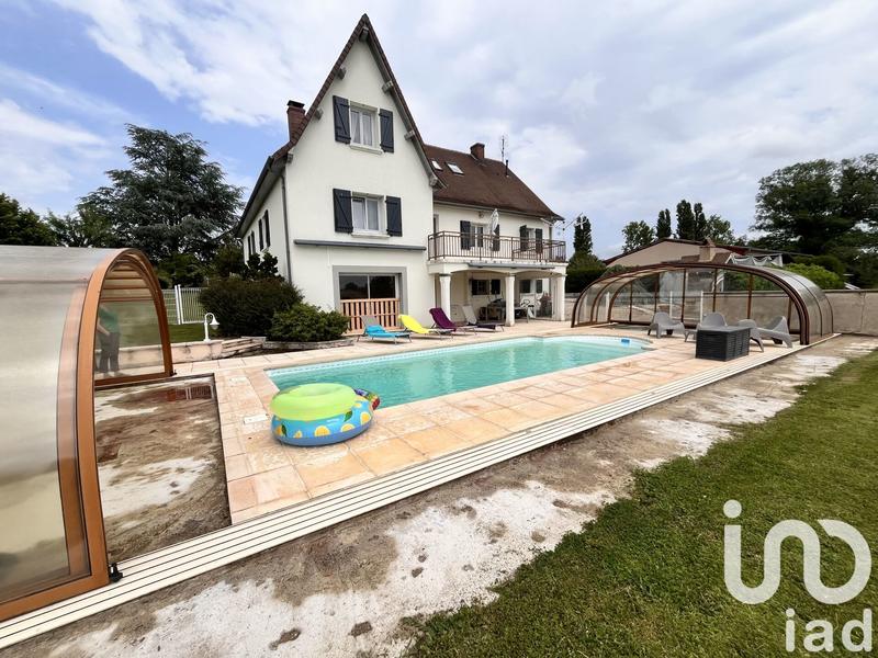 Maison - 270 m² - 10 pièces