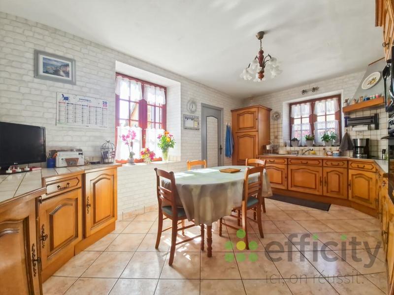 Maison - 180 m² - 7 pièces