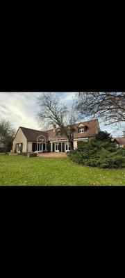 Propriété - 260 m² - 8 pièces