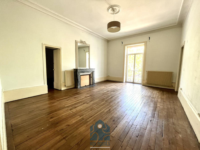 Maison - 226 m² - 8 pièces