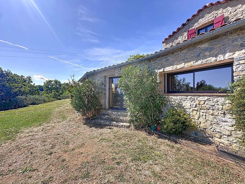 Maison - 142 m² - 7 pièces