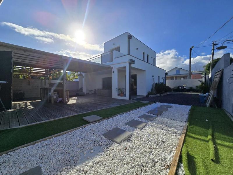 Villa - 100 m² - 4 pièces