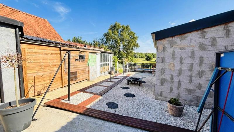 Maison - 237 m² - 6 pièces