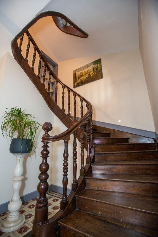 Propriété - 648 m² - 29 pièces