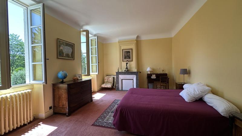 Maison de maîtres - 390 m² - 13 pièces