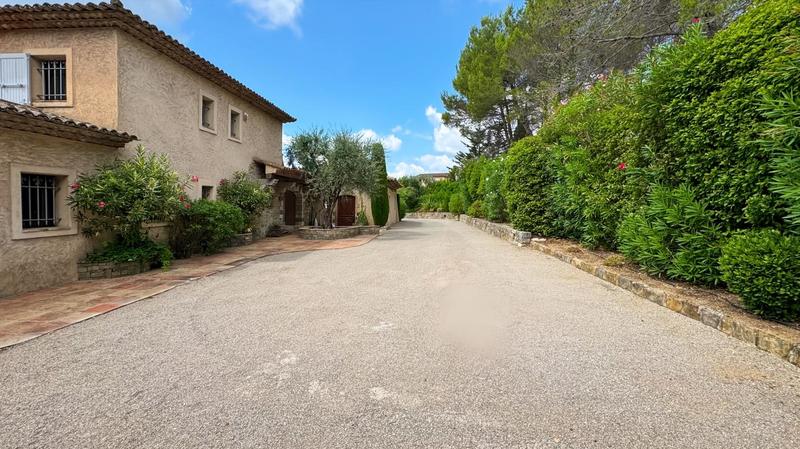 Maison - 278 m² - 7 pièces