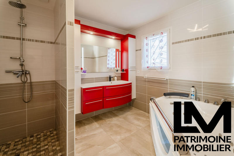 Villa - 203 m² - 7 pièces