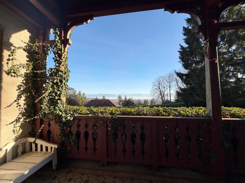 Maison - 236 m² - 8 pièces