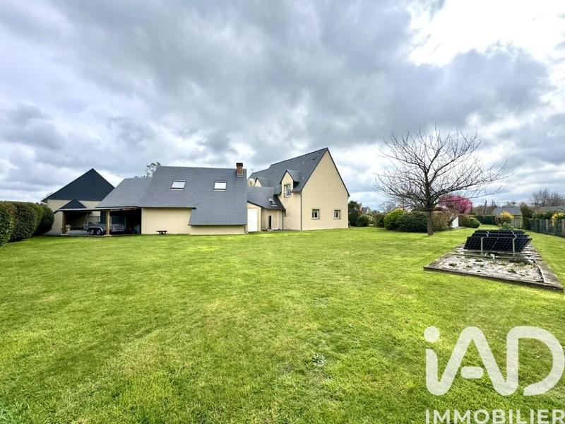 Maison - 260 m² - 8 pièces