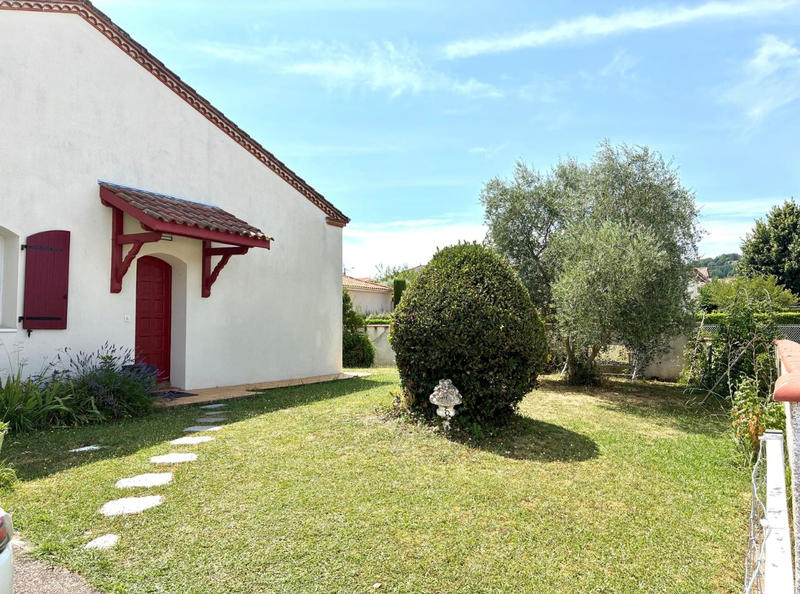 Maison - 250 m² - 7 pièces