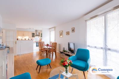 Appartement - 80 m² - 4 pièces