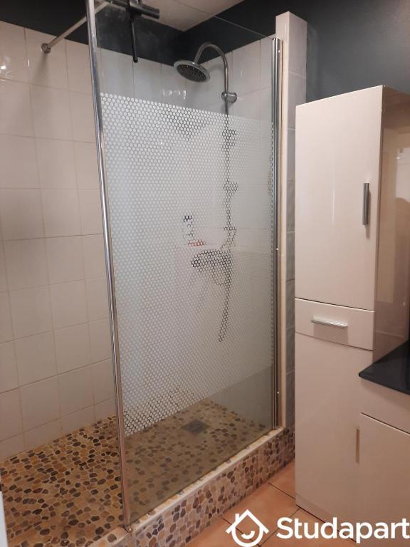 Chambre - 15 m² - 1 pièce