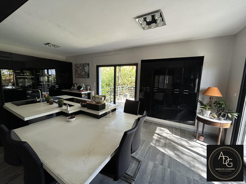 Maison - 160 m² - 7 pièces