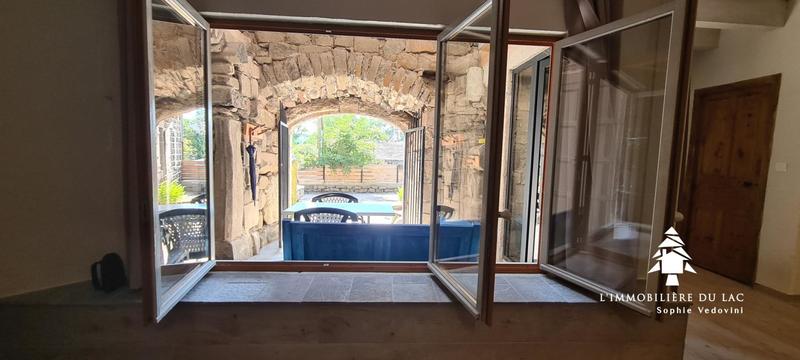 Maison en pierre - 221 m² - 9 pièces