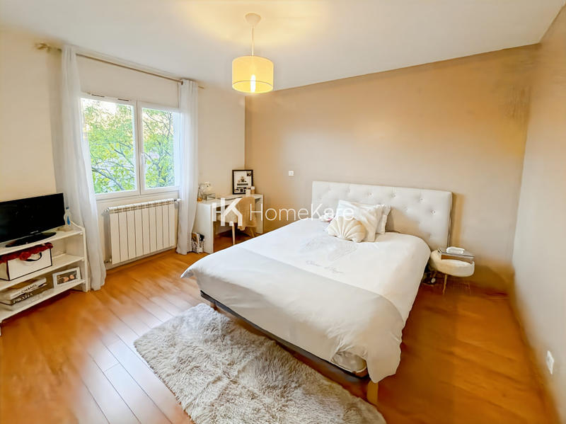 Maison - 206 m² - 8 pièces