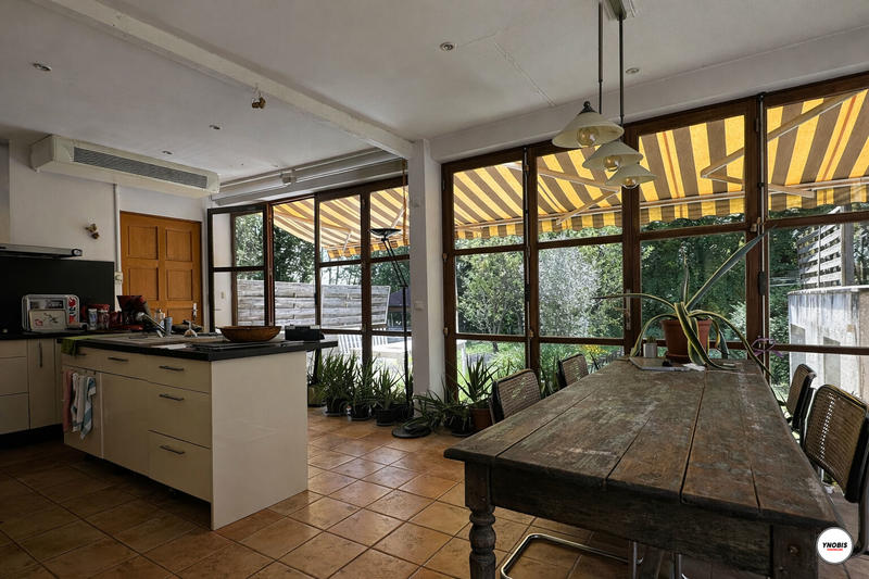 Maison - 487 m² - 15 pièces