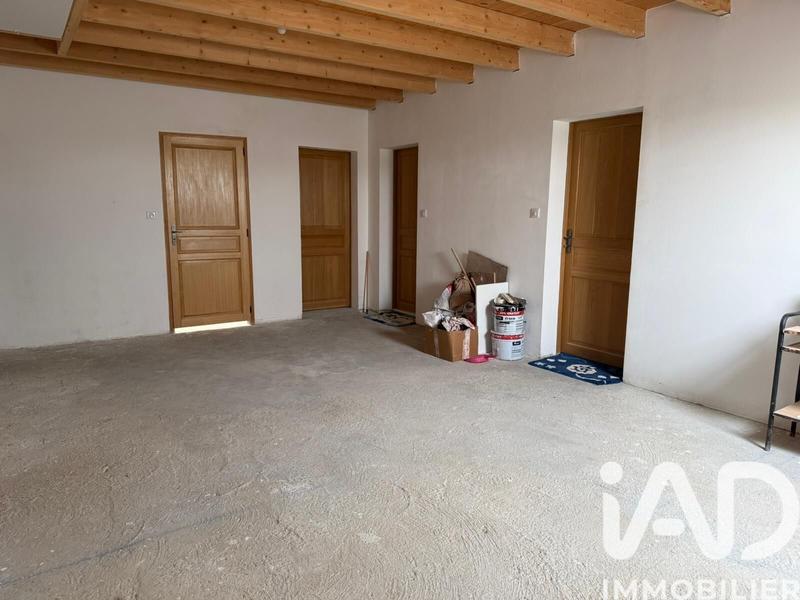 Maison - 225 m² - 9 pièces