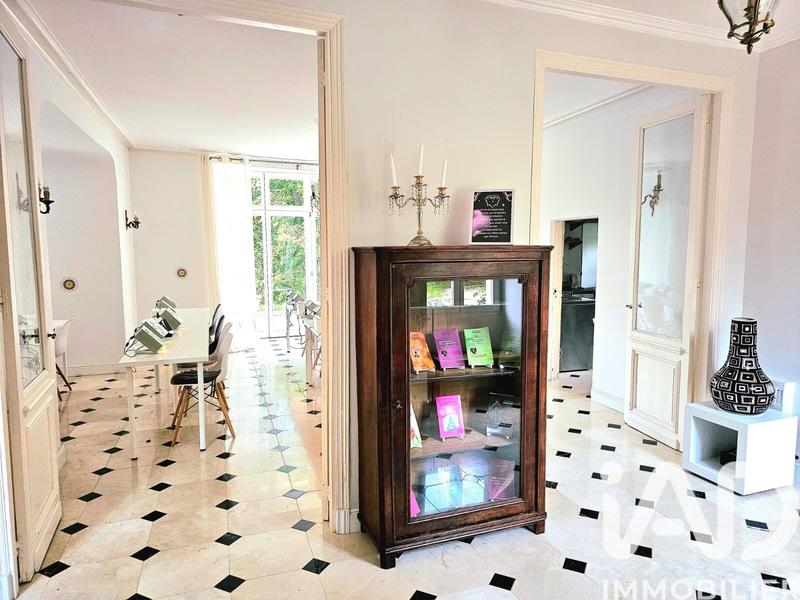 Château - 800 m² - 17 pièces