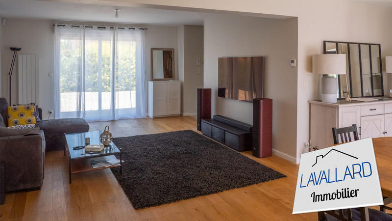 Maison - 175 m² - 9 pièces