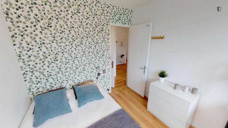 Chambre - 10 m² - 5 pièces