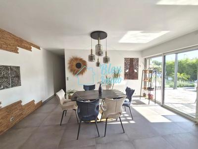 Villa - 180 m² - 5 pièces