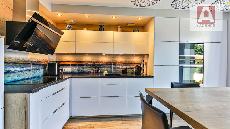 Maison - 180 m² - 7 pièces