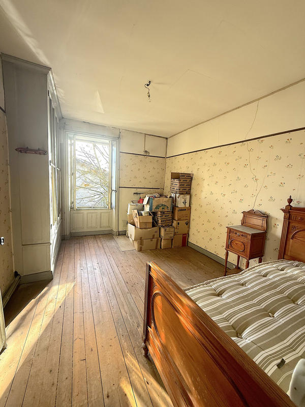 Maison - 367 m² - 14 pièces