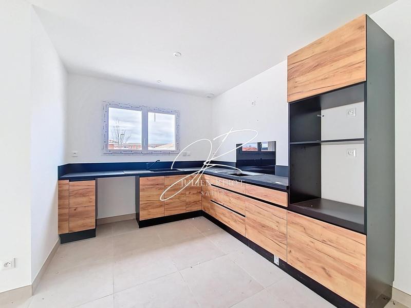 Maison - 96 m² - 4 pièces