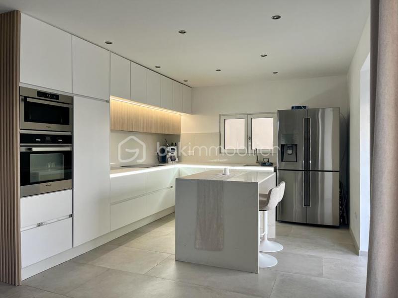 Propriété - 140 m² - 4 pièces