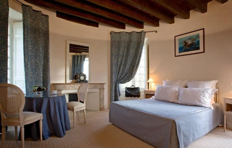 Manoir - 2 000 m² - 60 pièces