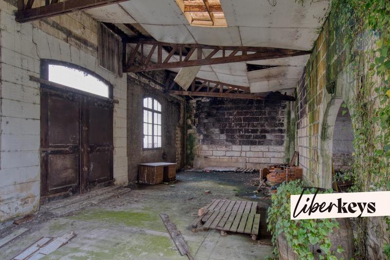 Maison - 900 m² - 1 pièce