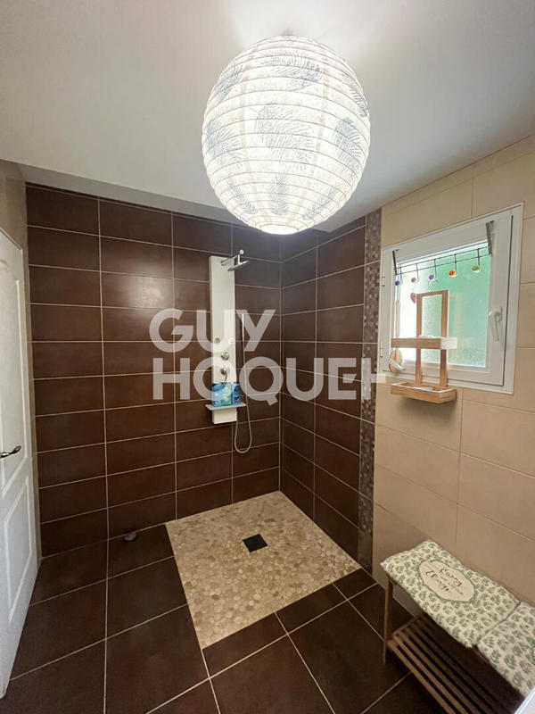 Maison - 184 m² - 7 pièces