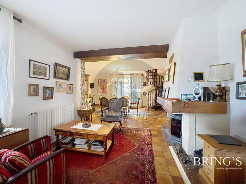 Maison traditionnelle - 130 m² - 6 pièces